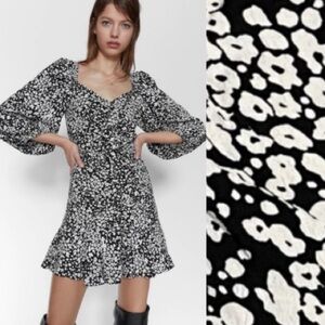 ZARA Mini Dress Black White Ditsy floral Ruched Ruffle Puff Sleeve medium